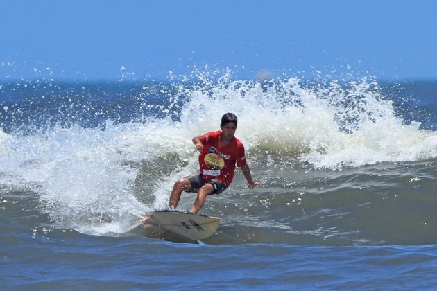 Gabriel AC Encontro Paulista de Escolas de Surf, praia da Enseada, Bertioga (SP). Foto: Adriana Berlinck.