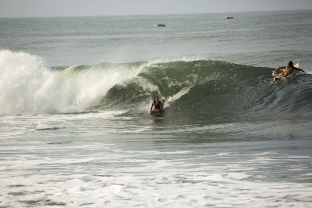 Renata Aguiar, surfe em Shacks. Nicarágua. Foto: José Guilherme Leite.