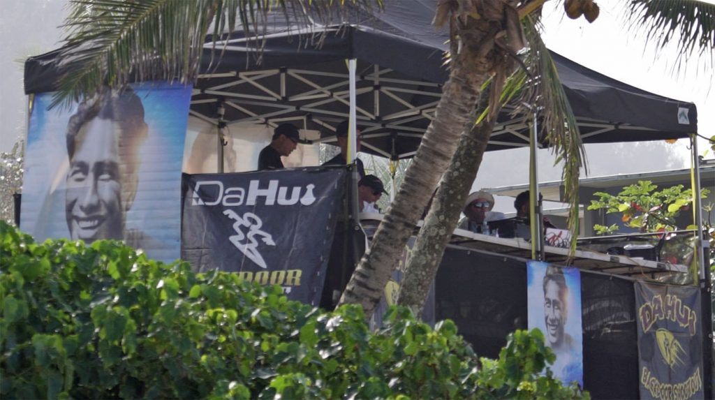 Da Hui Backdoor Shootout reúne alguns dos principais surfistas do Havaí.