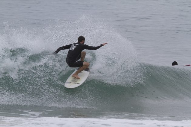 Alan Saulo XVI Mormaii Brasiliense de Surf, Praia do Silveira, Garopaba. Foto: James Thisted.