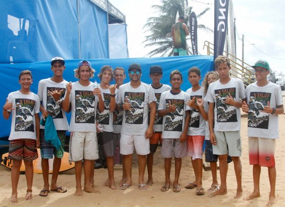 Ítalo Ferreira e competidores, Italo's Grom Stomp 2017, Baía Formosa (RN). Foto: Gerson Kaestner.