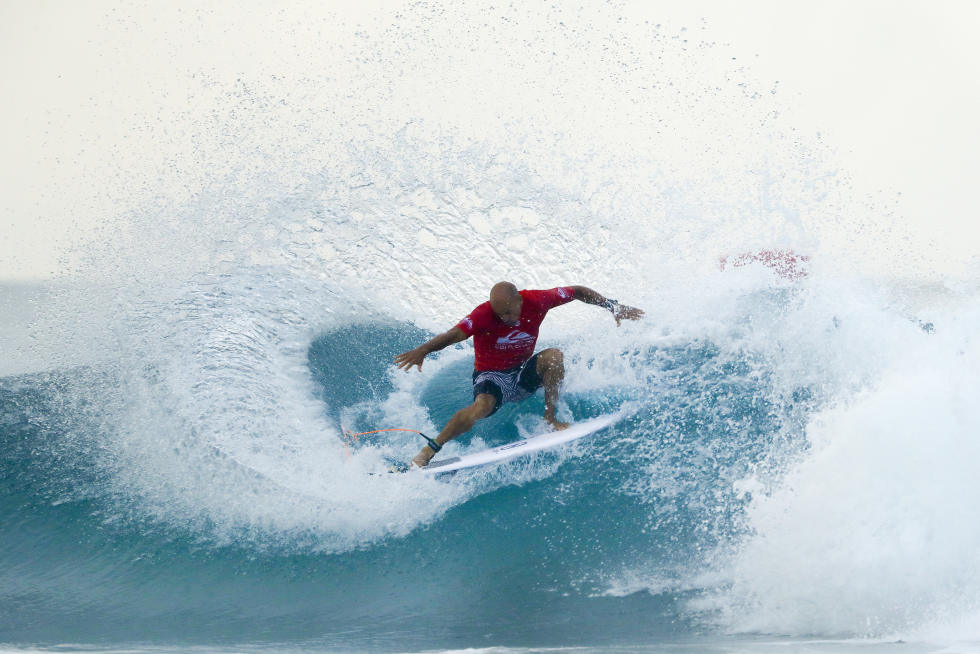 Kelly Slater pode ficar fora do Quiksilver Pro em Snapper Rocks.