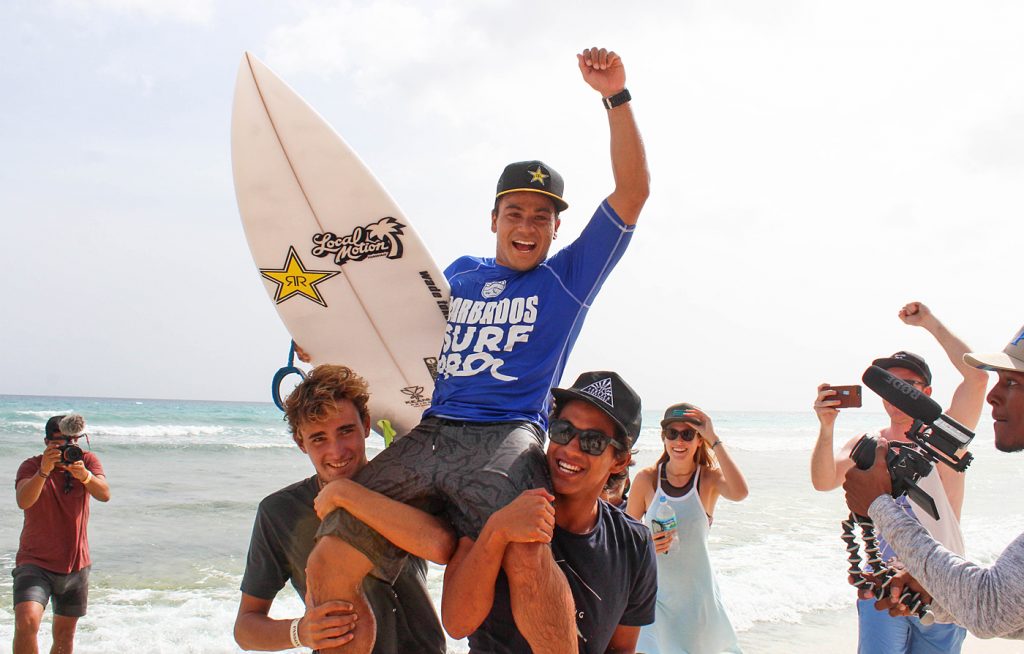 Numa temporada com duas novas ondas afeitas a seu surfe – piscina de ondas e Keramas –, além dos beach breaks, Keanu Asing talvez consiga se manter na elite.