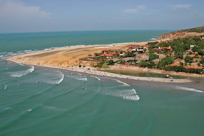 Vista aérea da paradisíaca Jericoacoara, considerada uma das dez praias mais bonitas do planeta.