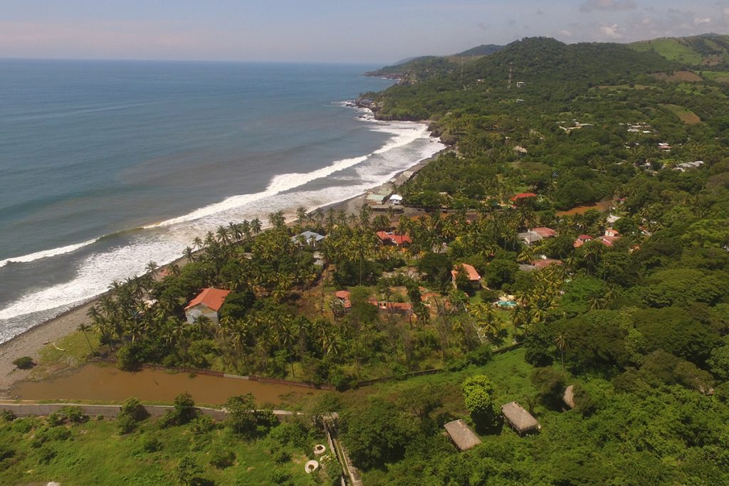 Viagem dos sonhos tornou-se pesadelo para alguns surfistas brasileiros em El Salvador.