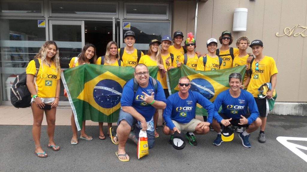 Equipe brasileira na última edição do ISA World Junior, em Hyuga, Japão.