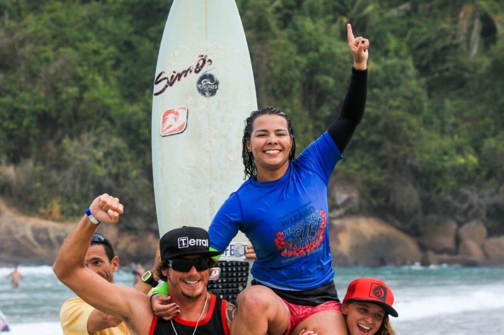 Ubatubense Luana Coutinho defende o título da prova.