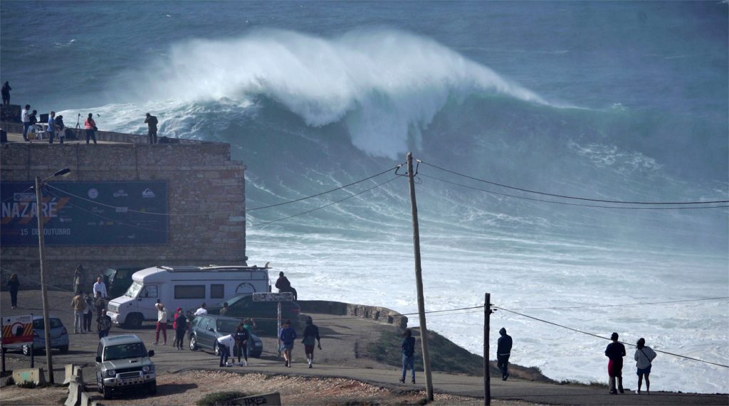 Nazaré tornou-se referência do big surf mundial.