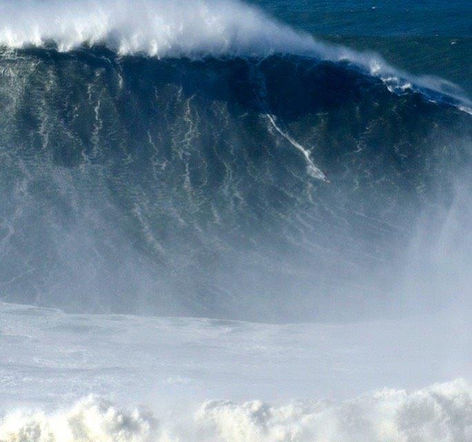Rodrigo Koxa também pode quebrar o recorde de maior onda já surfada na história.