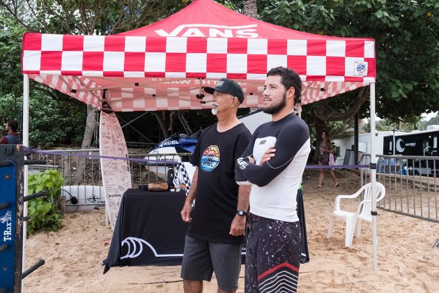 Adriano de Souza, Vans World Cup of Surfing 2017, Sunset Beach, Havaí. Foto: © WSL / Keoki.