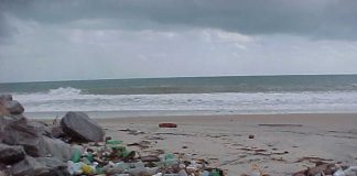Praia do Catavento (CE) sofre com descaso